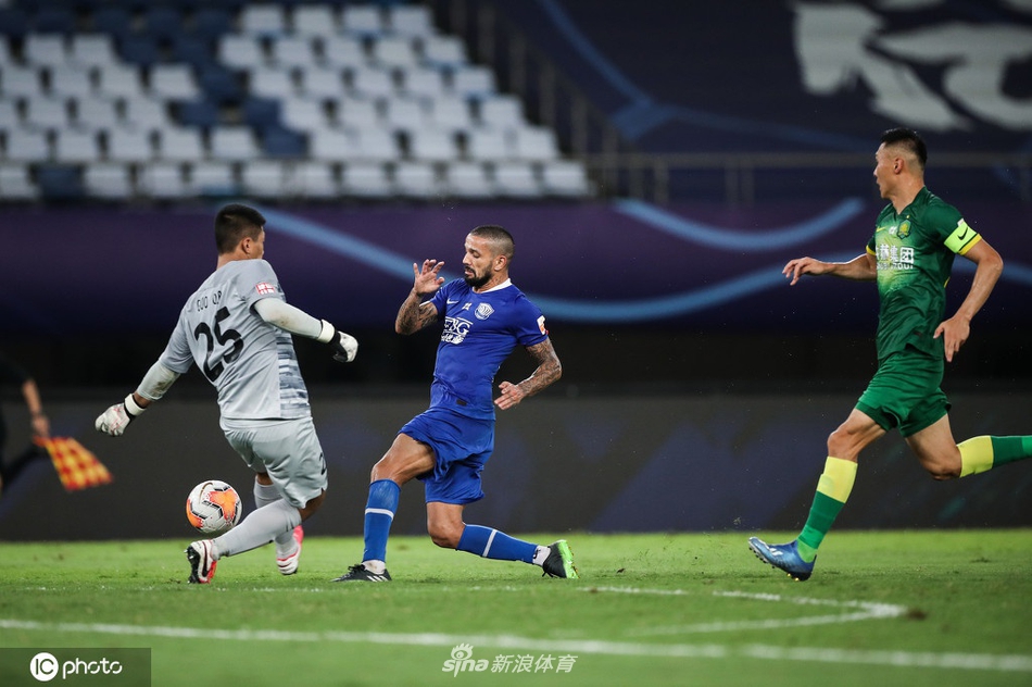 无奈！国安被永昌反击打懵 郭全博出击染红
