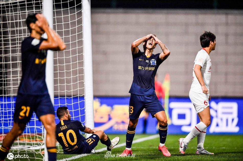 富力队员极为失落