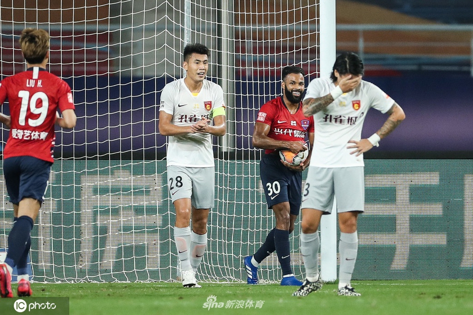 费尔南迪尼奥扳平比分