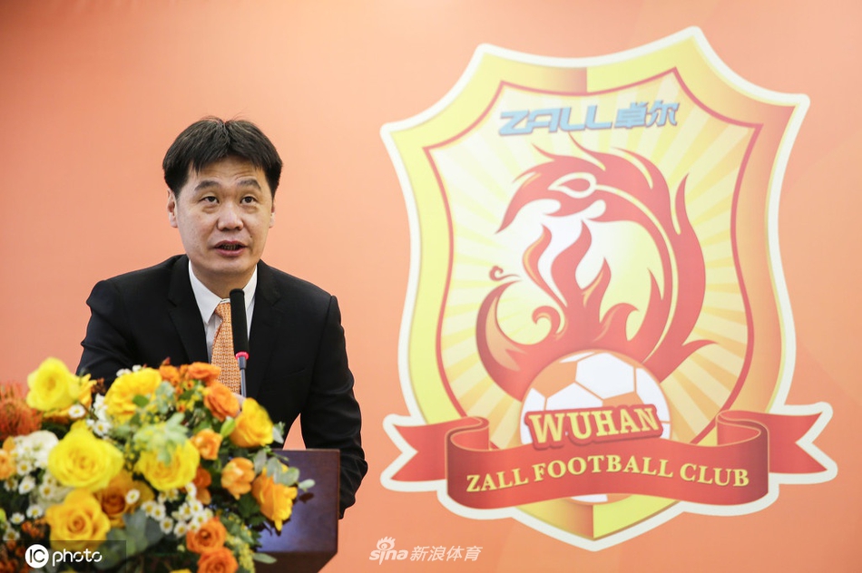 新篇章！李霄鹏正式执教武汉卓尔