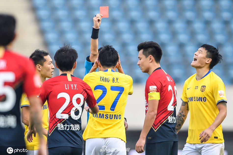 杨博宇直红离场