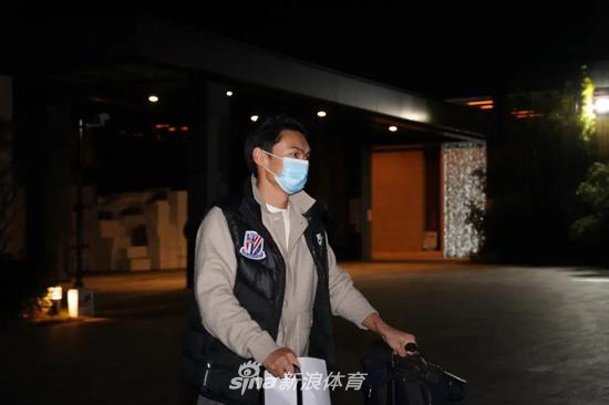 终于可以回家了!俱乐部送上特别礼物迎接申花众将