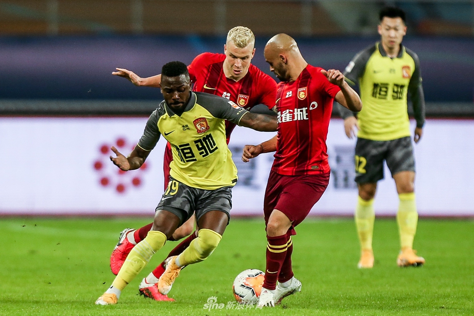 费南多变向突破