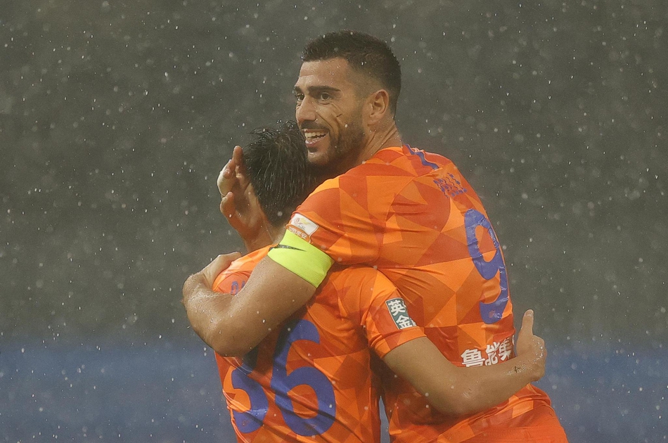 新浪直击山东鲁能2-0深圳佳兆业