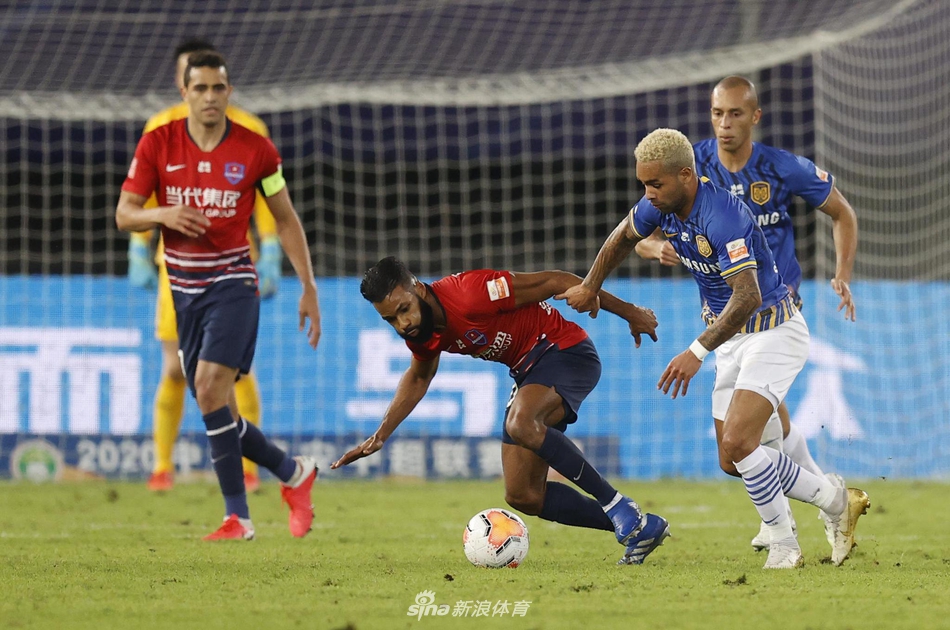 大摩托强行转身