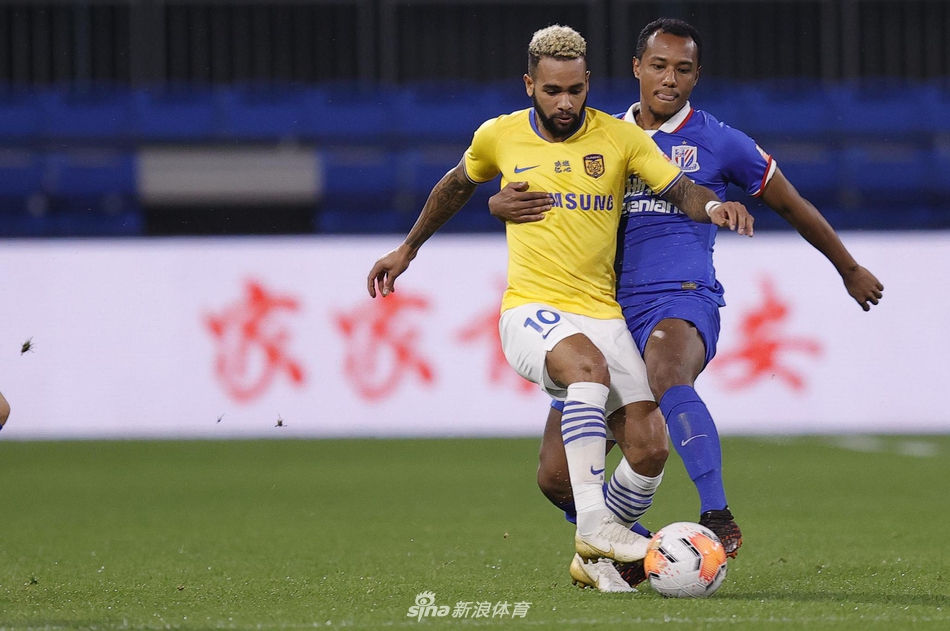 新浪直击上海申花0-0江苏苏宁