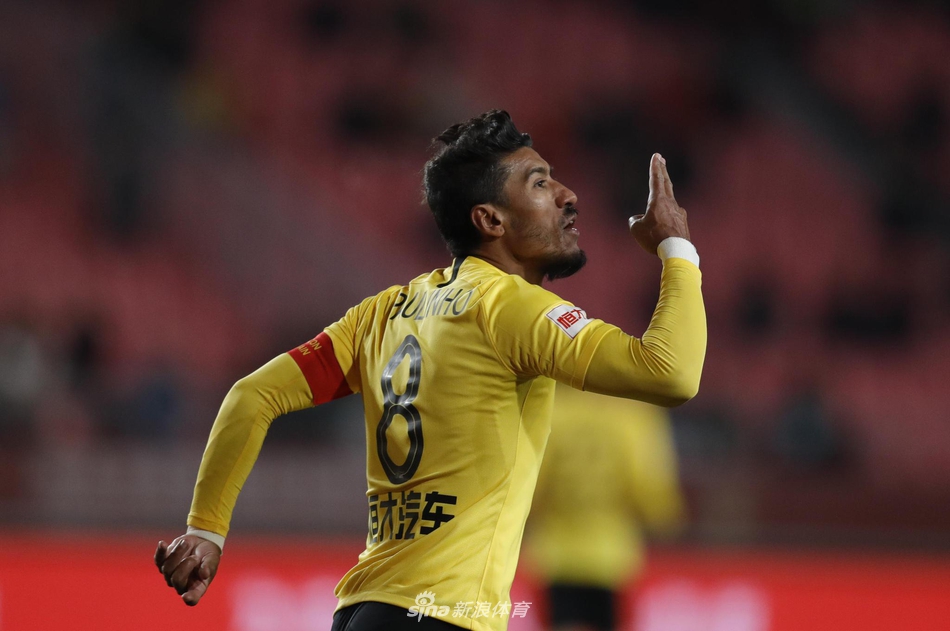 保利尼奥梅开二度