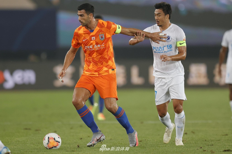 赵旭日盯防佩莱