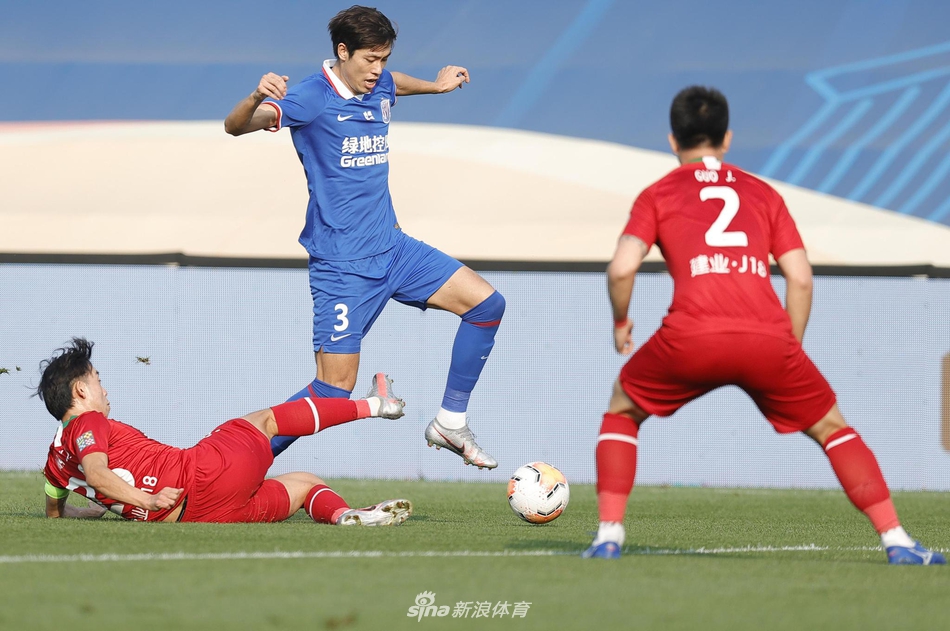 毕津浩躲过放铲