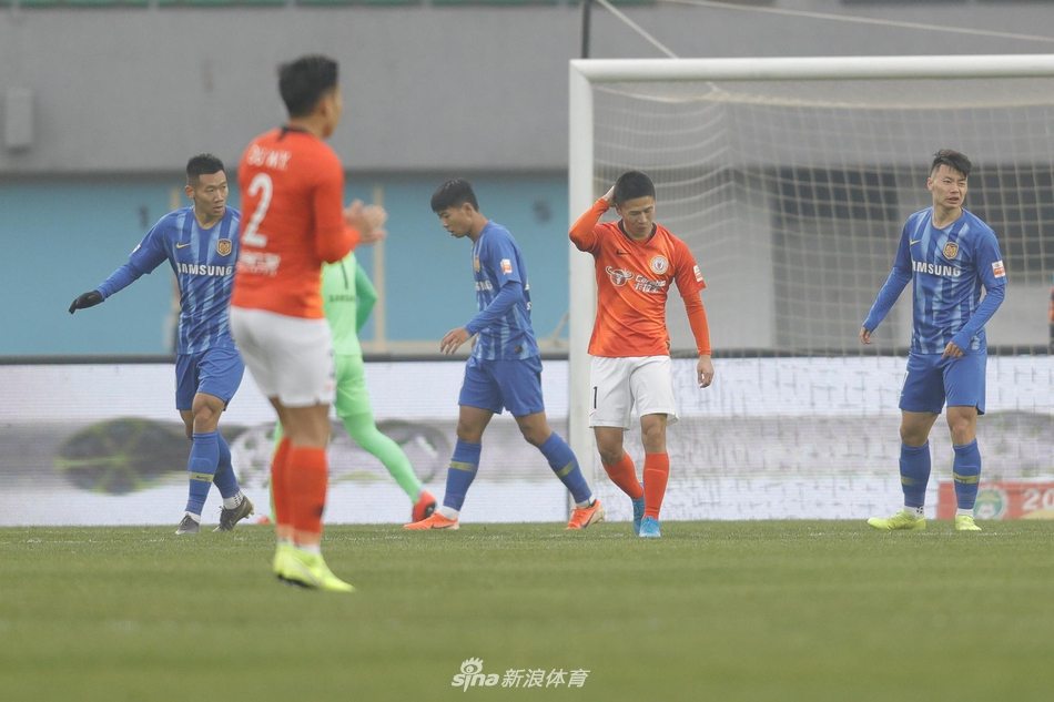 新浪直击北京人和2-3江苏苏宁