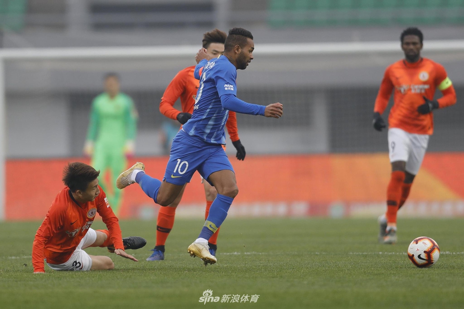 新浪直击北京人和2-3江苏苏宁