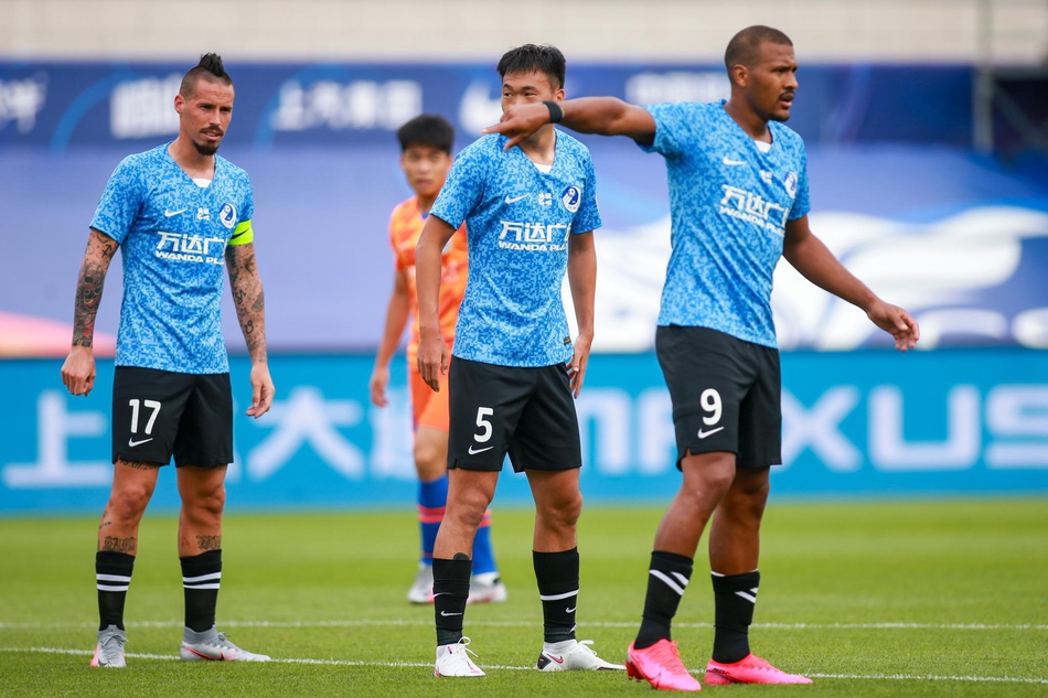 [中超]大连人2-3山东鲁能