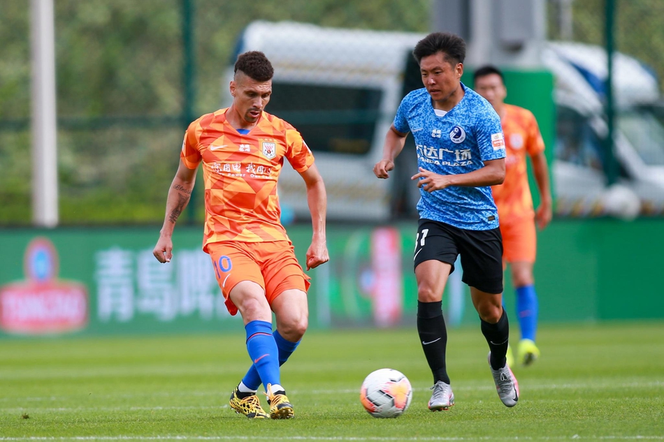 [中超]大连人2-3山东鲁能