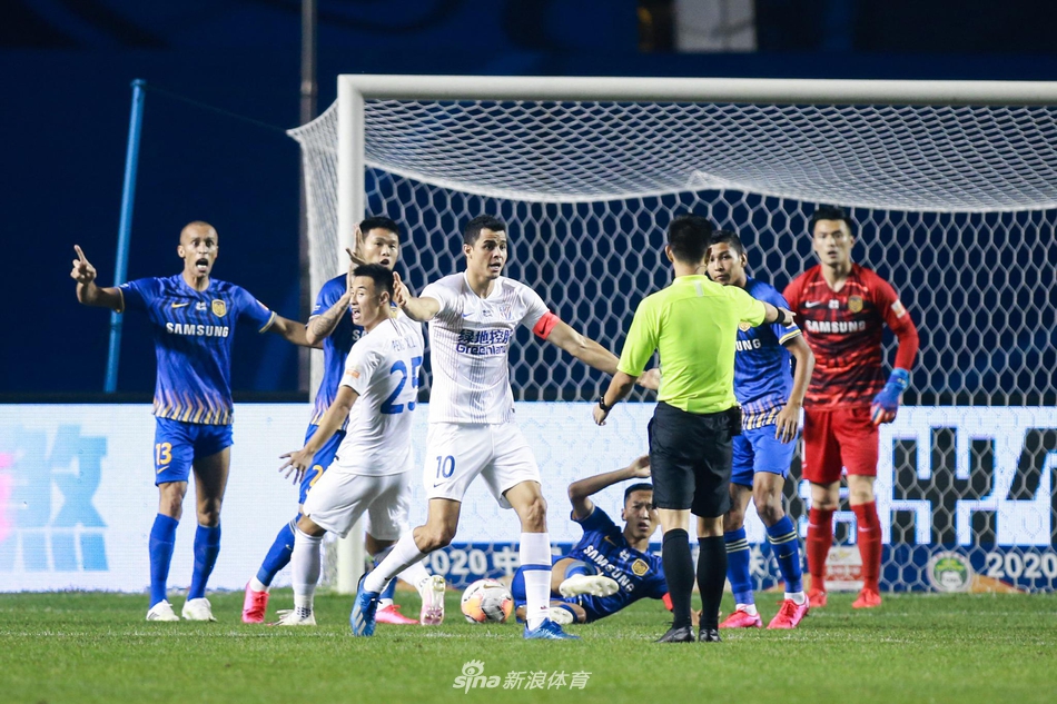 莫雷诺投诉手球