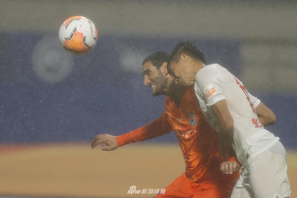 新浪直击山东鲁能2-0深圳佳兆业