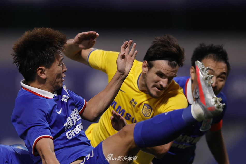 新浪直击上海申花0-0江苏苏宁