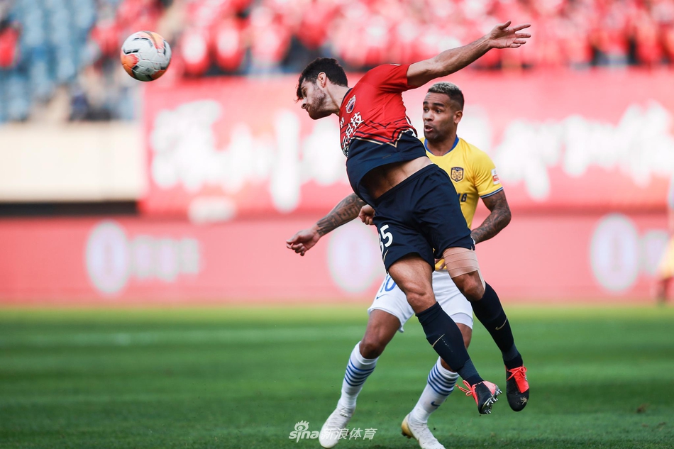 普拉利甘吉头球解围