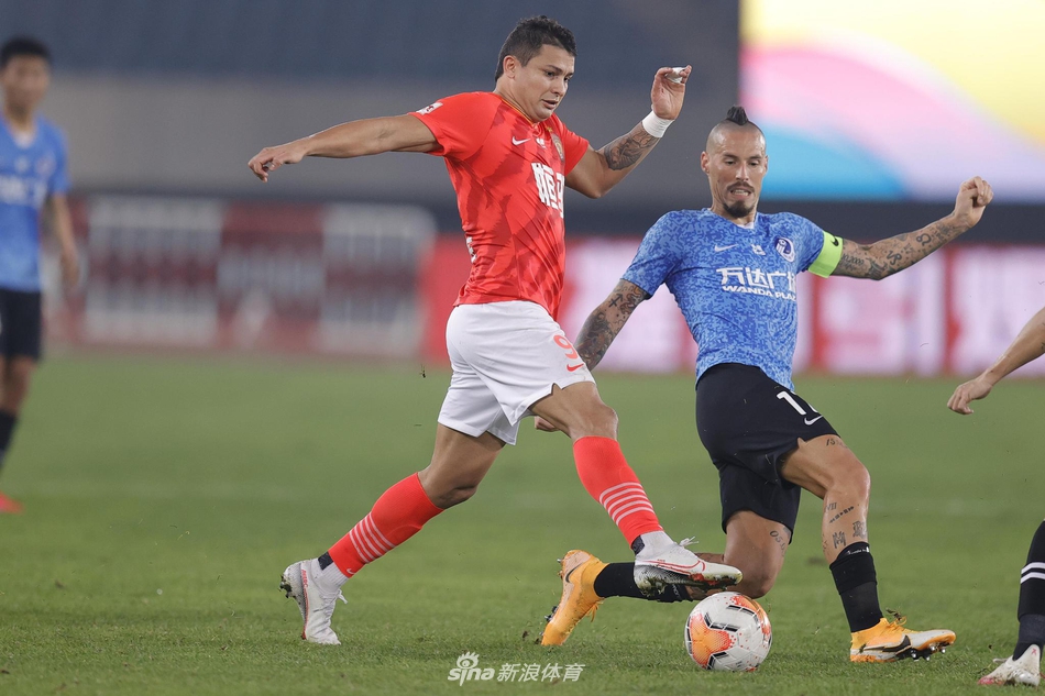 艾克森先伸一脚