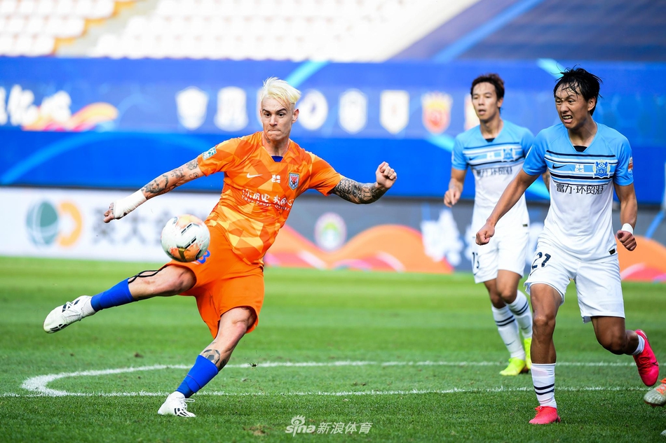 格德斯侧身抽射