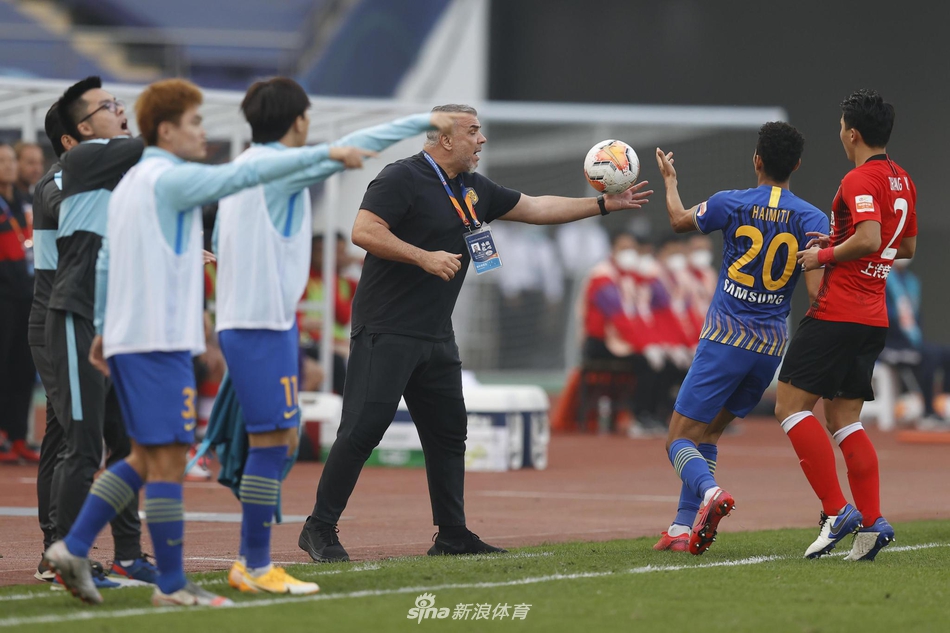 新浪直击上海上港1-2江苏苏宁