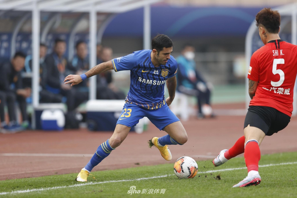 新浪直击上海上港1-2江苏苏宁