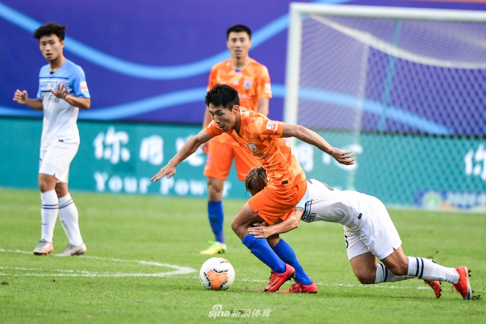 金敬道被抱大腿