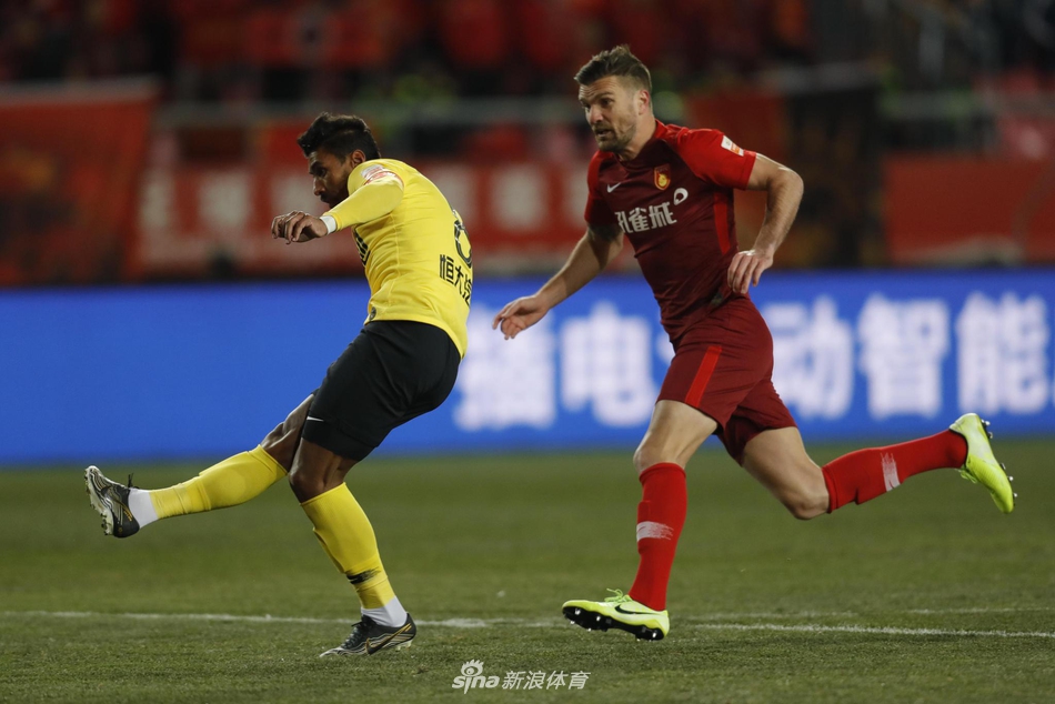 保利尼奥错失良机