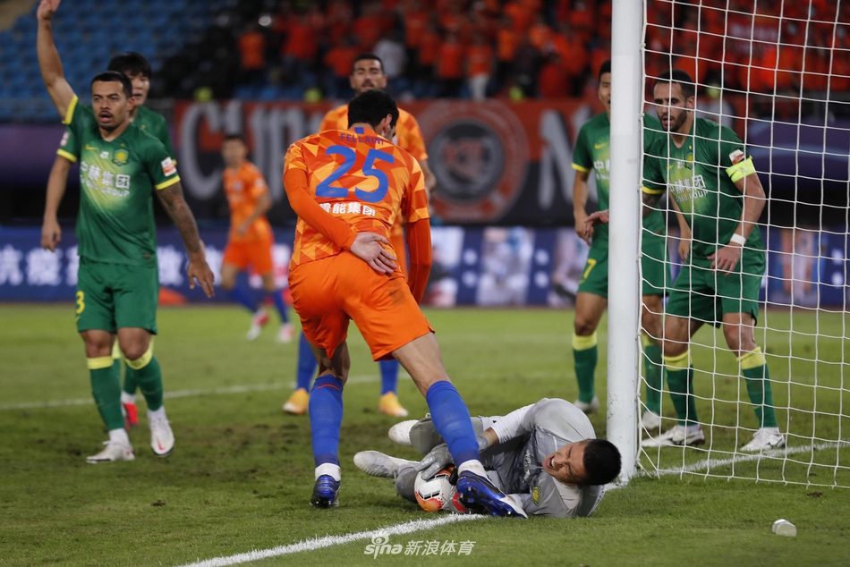 新浪直击京鲁对决双方起大规模冲突