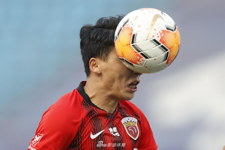 新浪直击上海上港1-2江苏苏宁