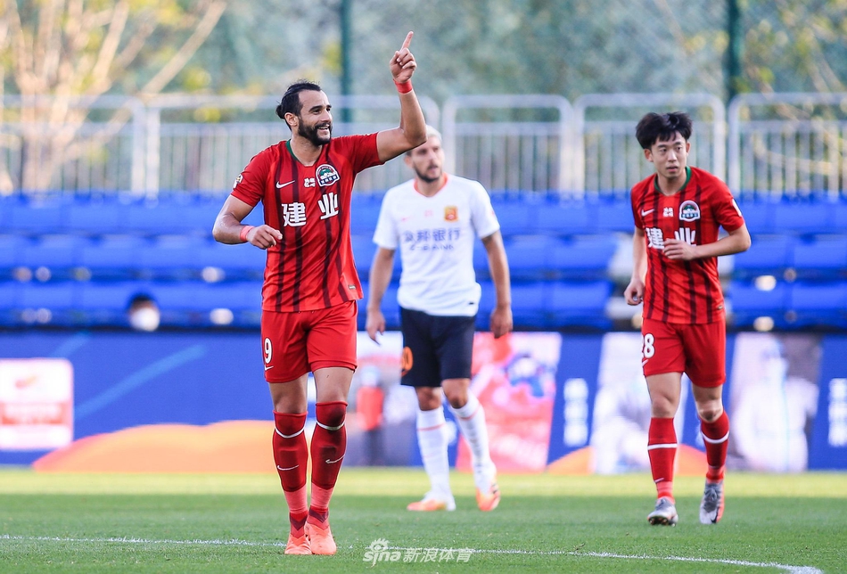 多拉多补射建功