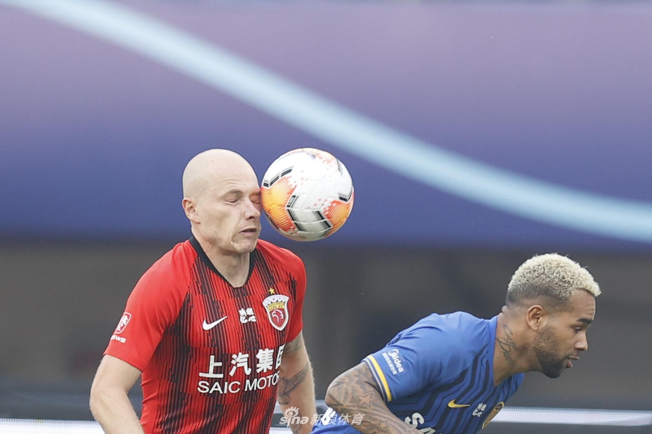 新浪直击上海上港1-2江苏苏宁