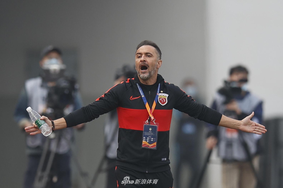 新浪直击上海上港1-2江苏苏宁