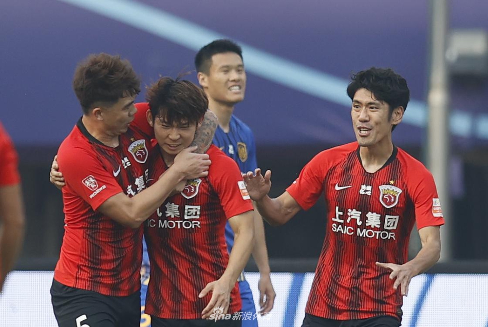 新浪直击上海上港1-2江苏苏宁