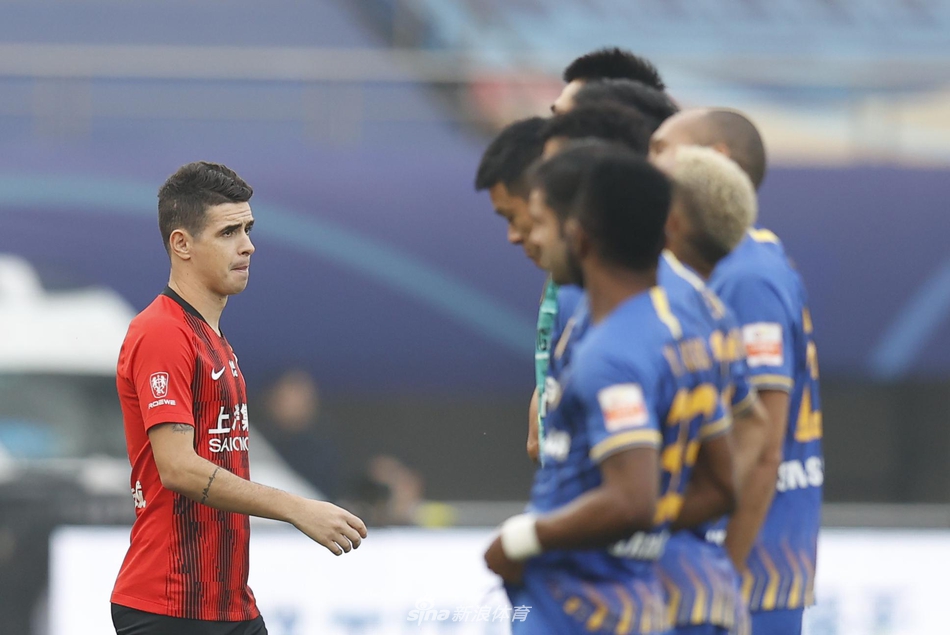 新浪直击上海上港1-2江苏苏宁