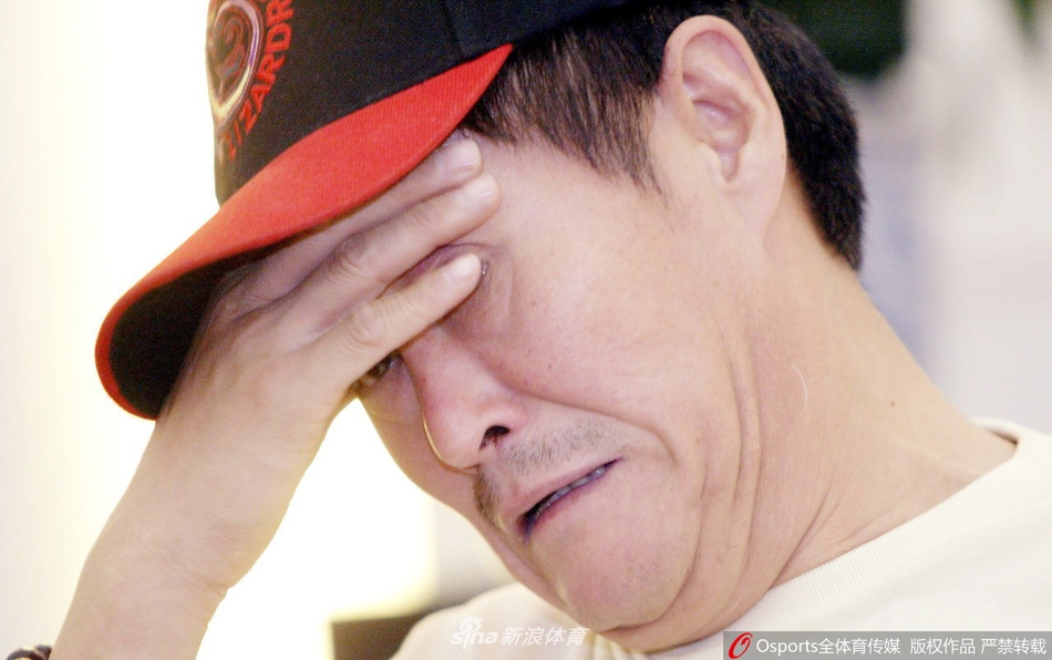 但辽足不见好转 赵本山曾公开质疑 表示中国足球就像黑洞 几亿元不翼而飞