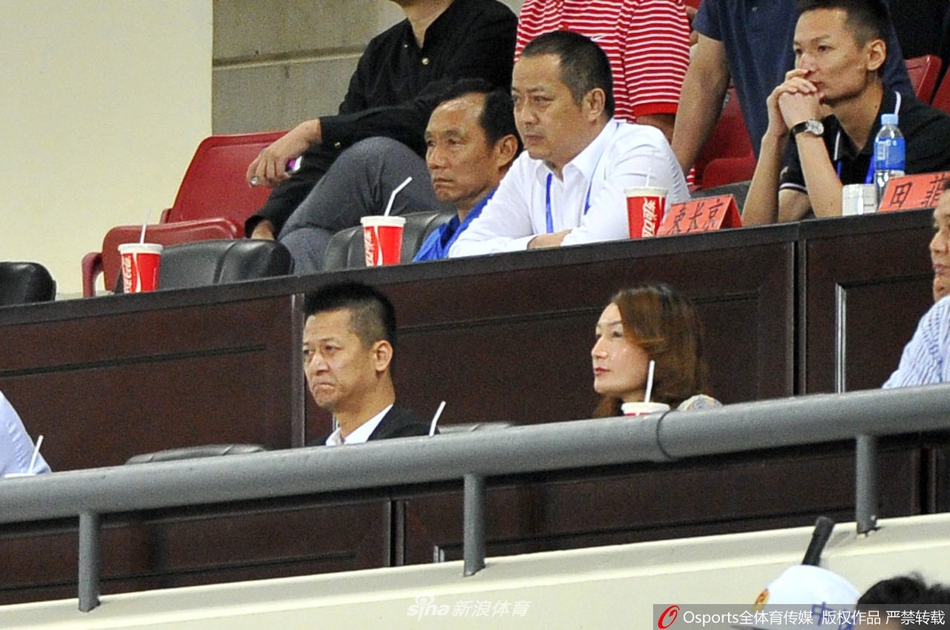 束昱辉现场观战