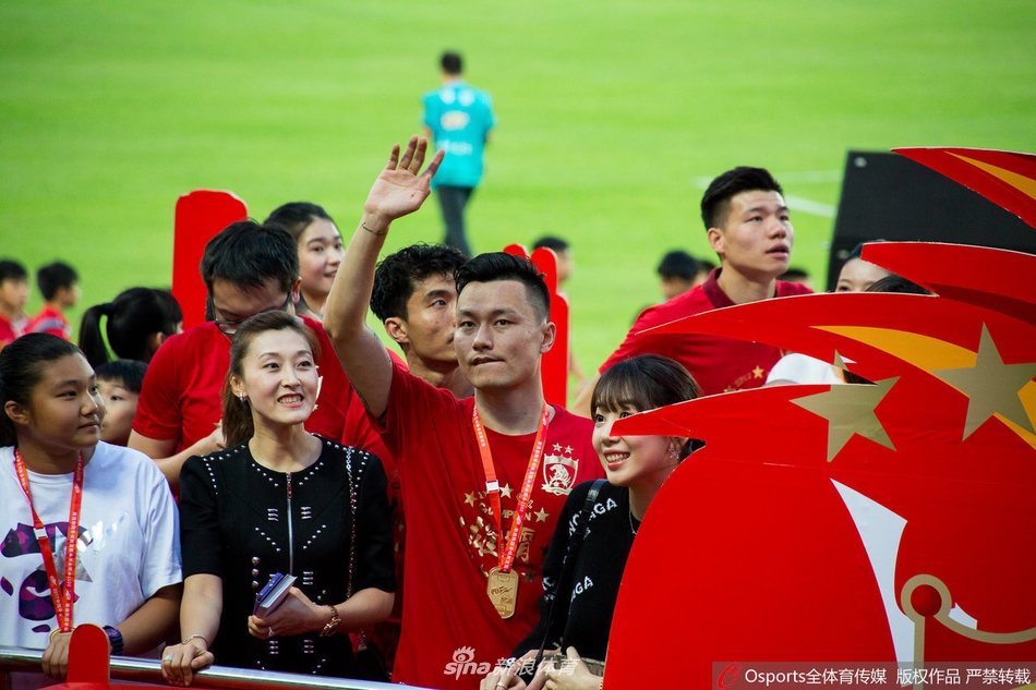 十年终有一别!组图回顾郜林恒大生涯