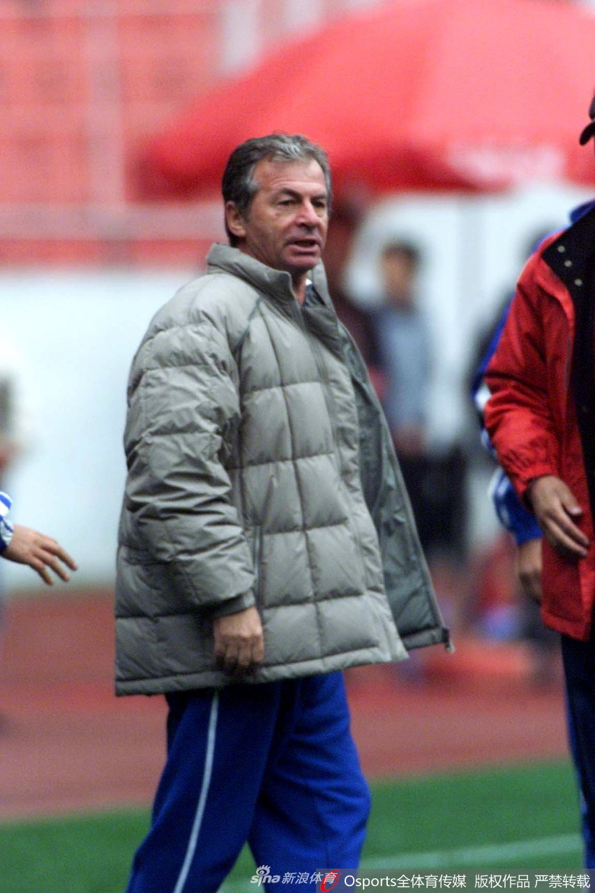 前申花主帅因感染新冠去世 曾率队夺甲A亚军