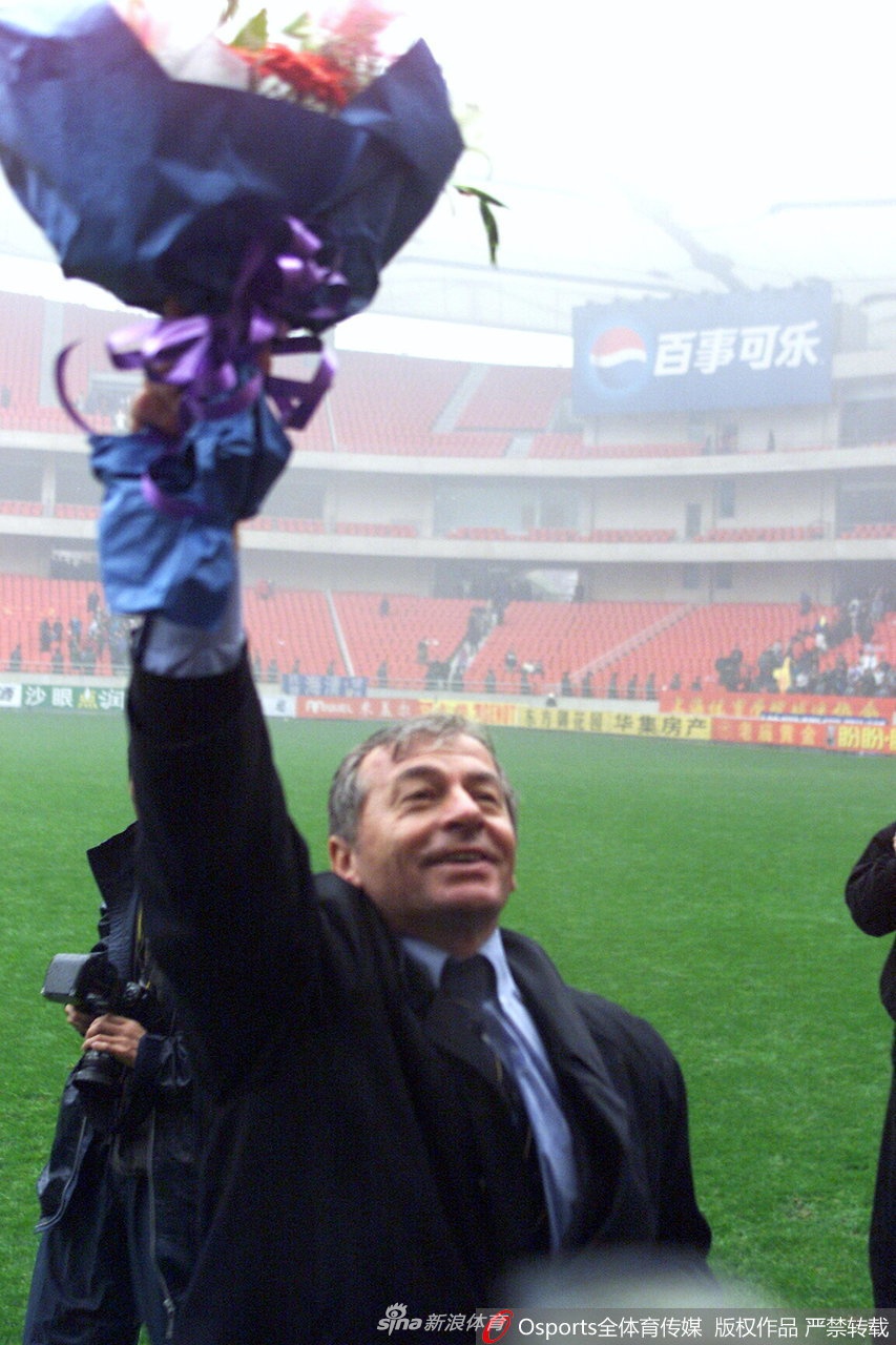 前申花主帅因感染新冠去世 曾率队夺甲A亚军