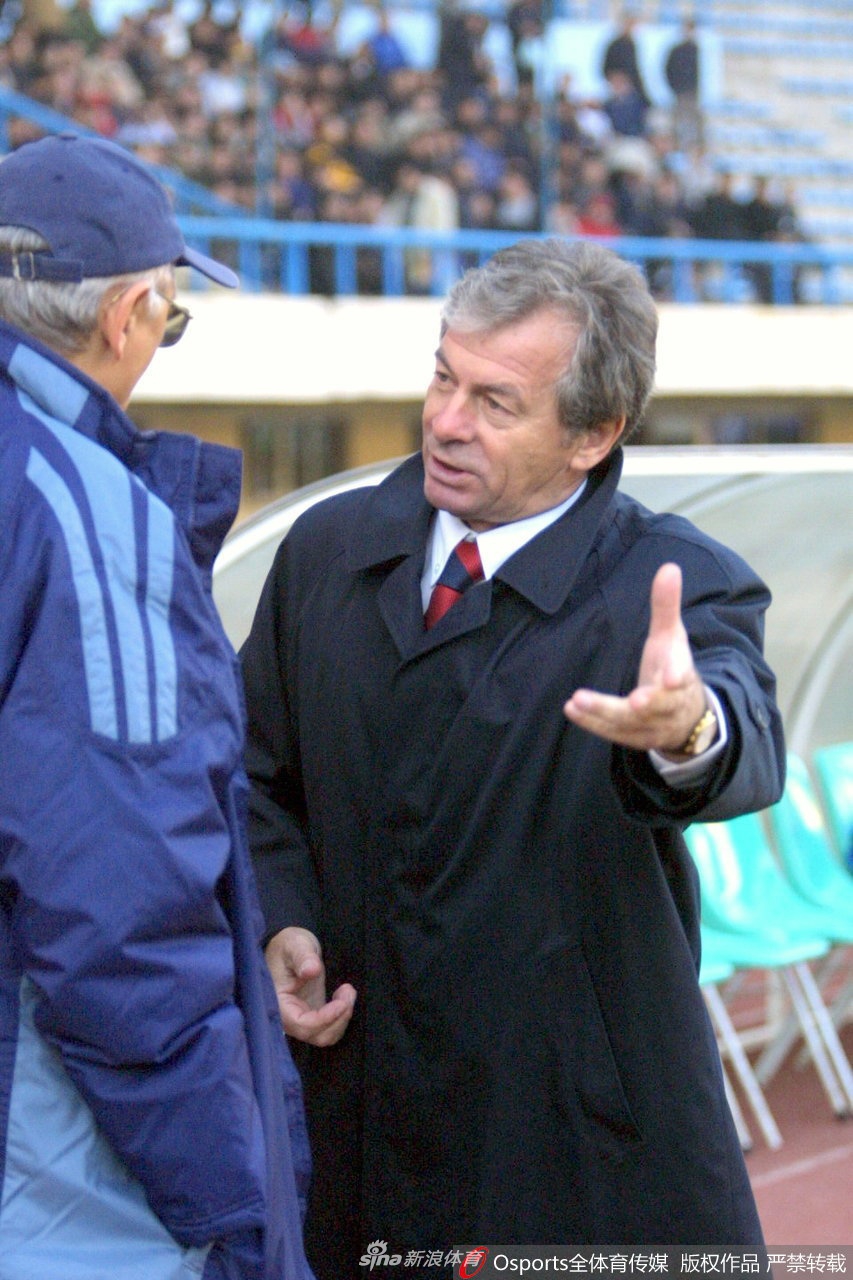 前申花主帅因感染新冠去世 曾率队夺甲A亚军