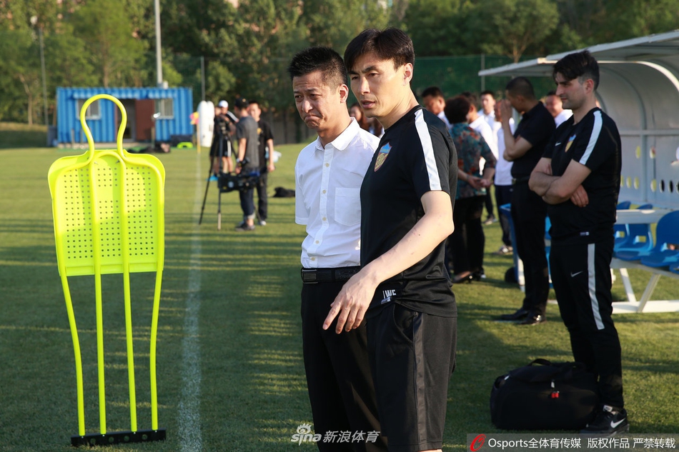 束昱辉与李玮锋