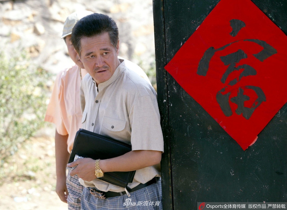 中期赵本山动用人脉关系为辽宁中誉拉来不少赞助