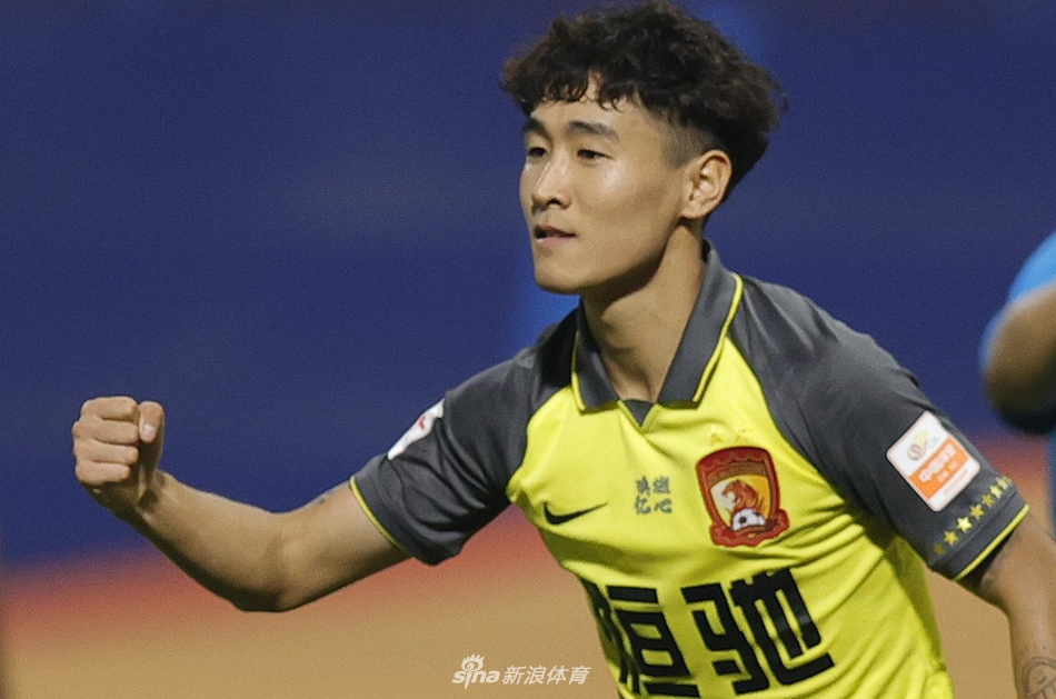 韦世豪梅开二度