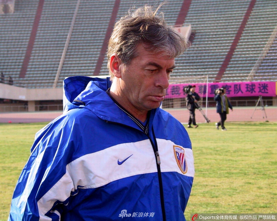 前申花主帅因感染新冠去世 曾率队夺甲A亚军