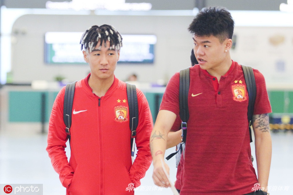 此前韦世豪曾留过脏辫发型