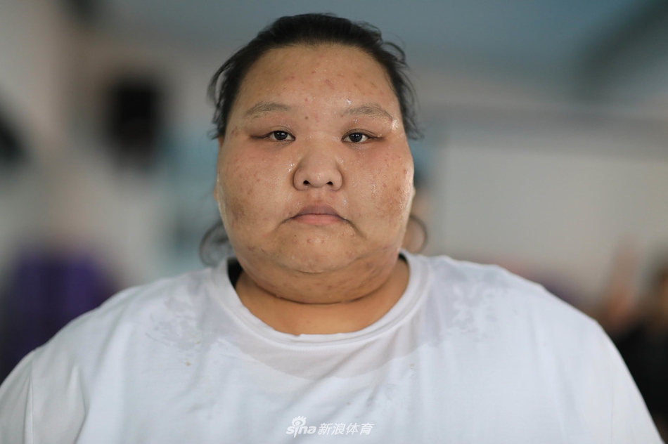 400斤石家庄女孩如今瘦成一道闪电