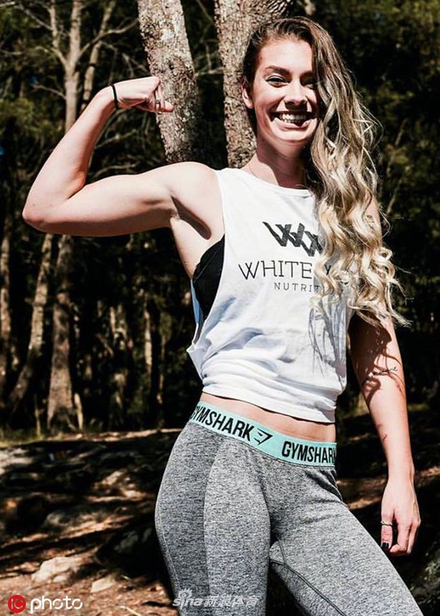 26 10:19:14 4 / 10 18岁的courtney lorking来自澳大利亚中海岸,她曾