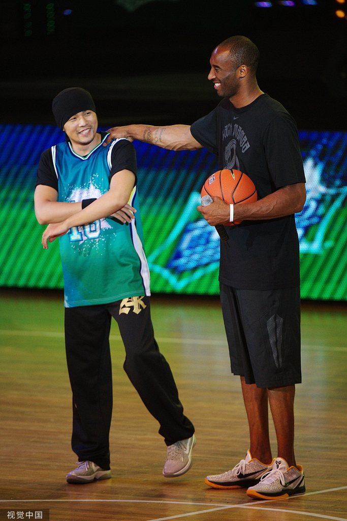 周杰伦的《说好不哭》送给中国篮球球迷