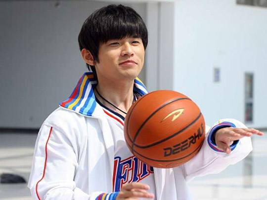 周杰伦的《说好不哭》送给中国篮球球迷