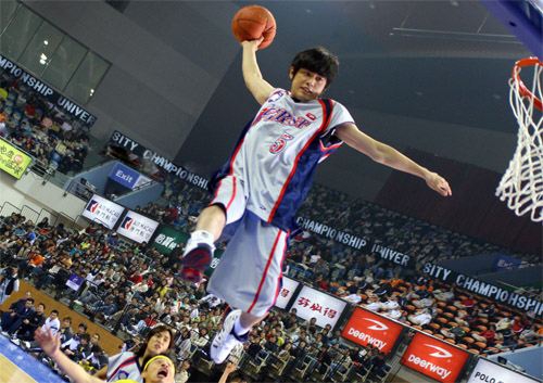 周杰伦的《说好不哭》送给中国篮球球迷